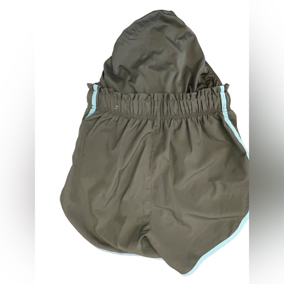 Nike Shorts - Picture 5 of 10